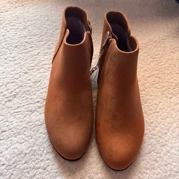 Brand New Cat and Jack Ankle Boots - Picture 3 of 6